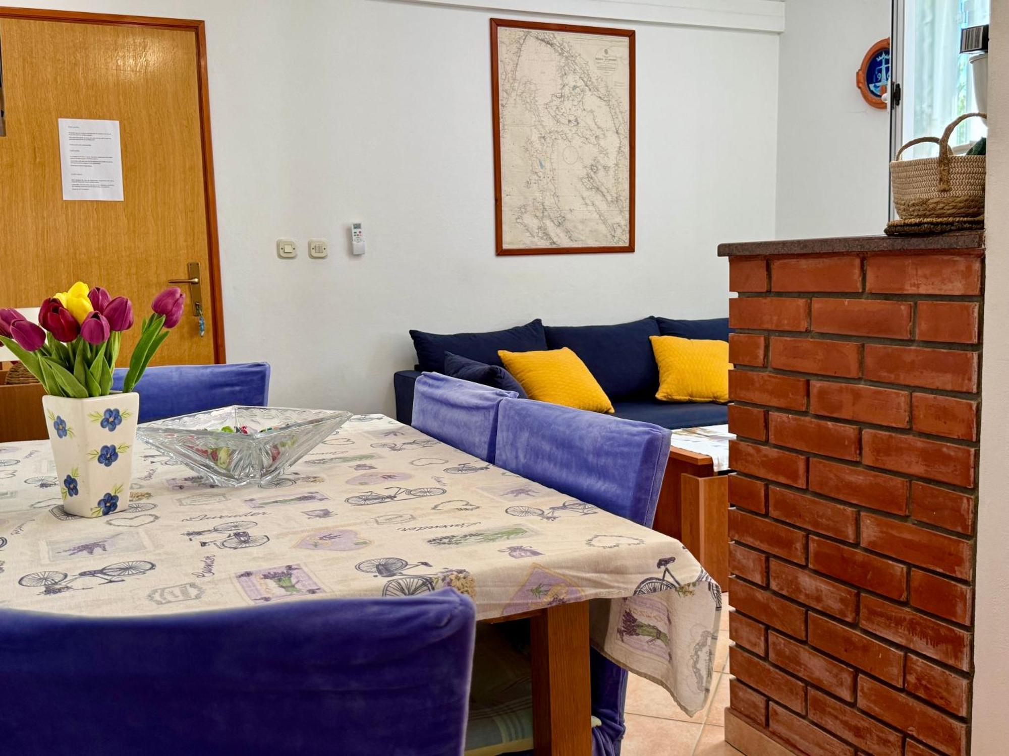Apartments Maricic Banjol Exterior foto