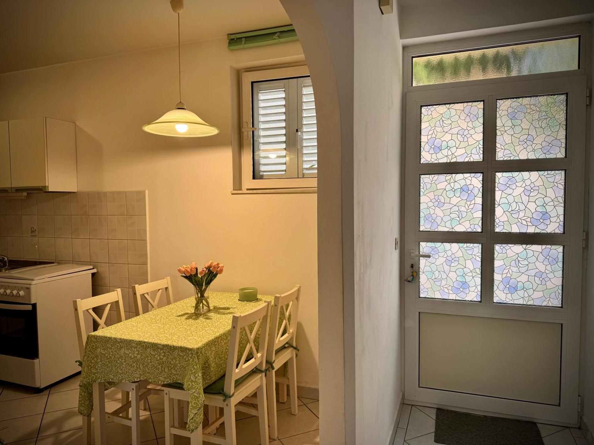 Apartments Maricic Banjol Exterior foto